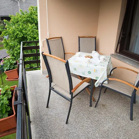 Tolle In Zasip Mit Parkplatz Bled