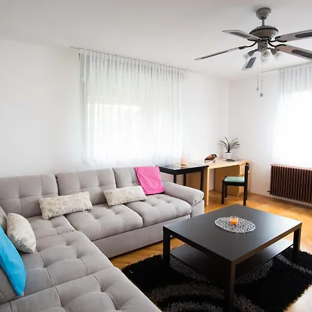Tolle In Zasip Mit Parkplatz Apartman